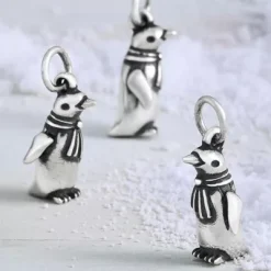 Happy Penguin Charm -James Charm Sales CM 5745 988800 vid
